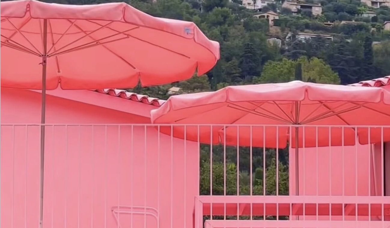 Le parasol français x le domaine de la Rose Le parasol français x le domaine de la Rose