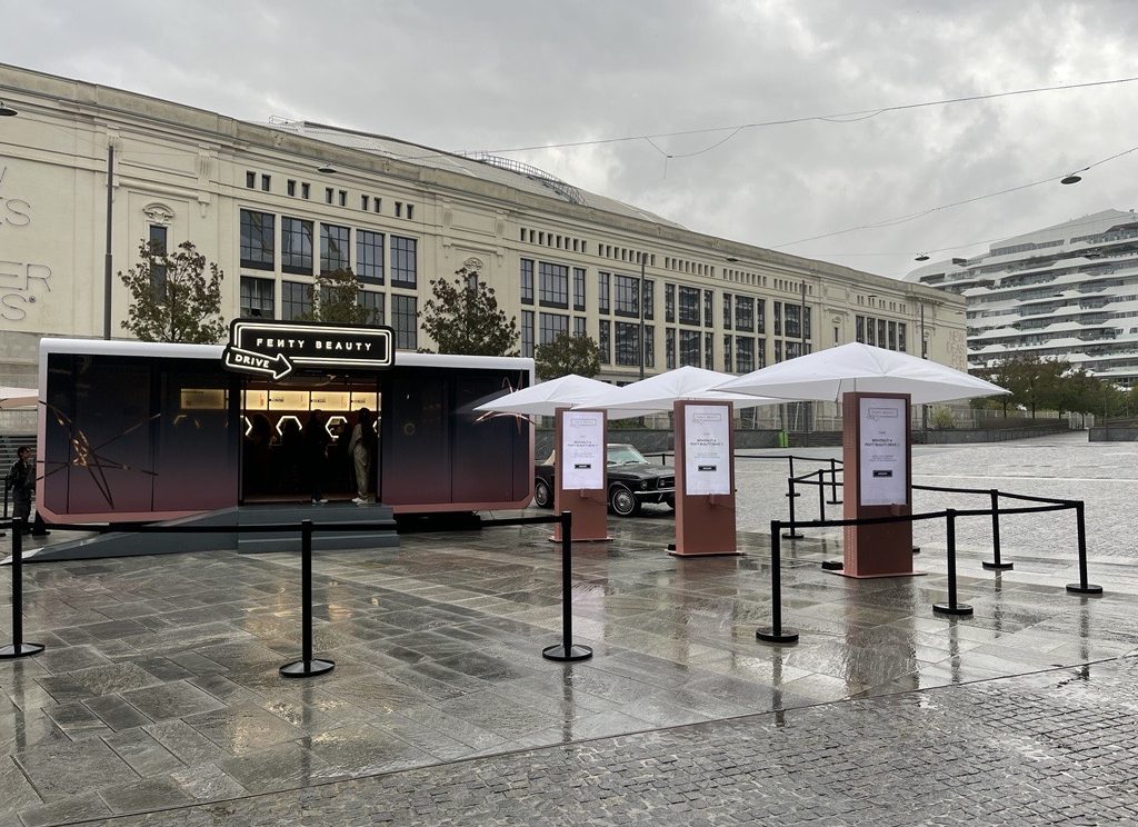 Le parasol français x Fenty Beauty Le parasol français x Fenty Beauty